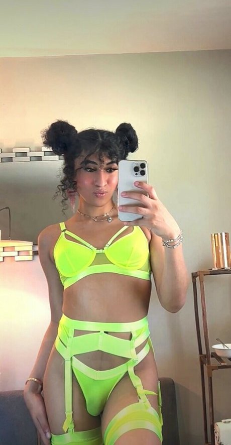 Tlavont star pretty picture