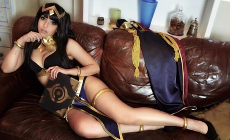 Shermie Cosplay nudes actress picture