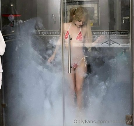 Notdatsrs model beautiful picture