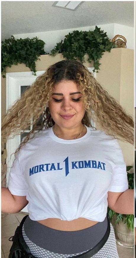 JustYeliz star porn images