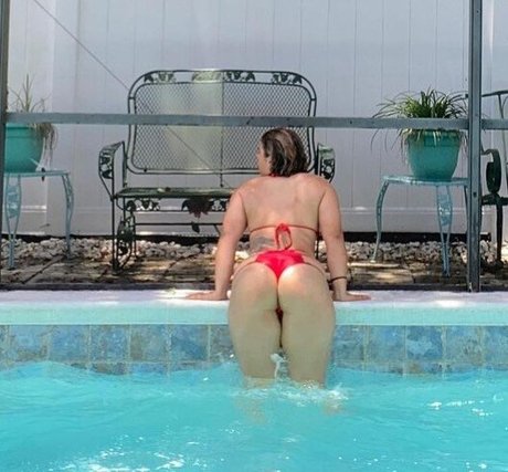 JustYeliz erotic pornstar galleries