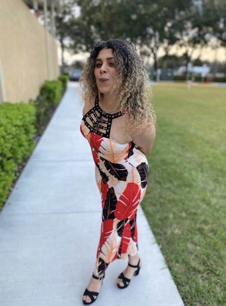 JustYeliz high quality pornstar archive