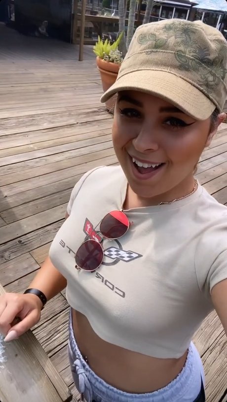 JustYeliz model hot gallery