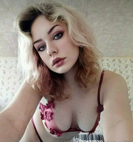 vickirivas99 exclusive pornstar picture