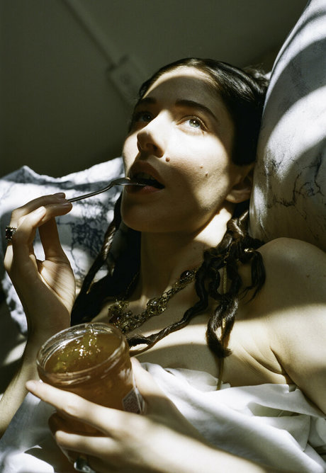 Caroline Polachek beautiful star picture