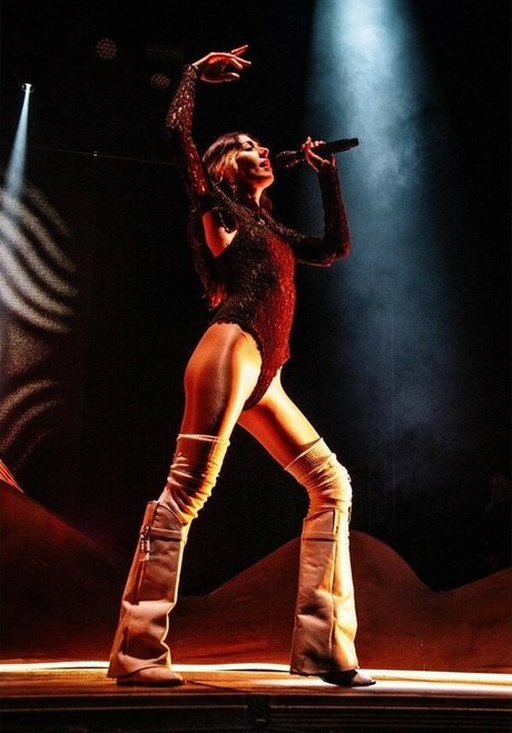 Caroline Polachek free actress pictures