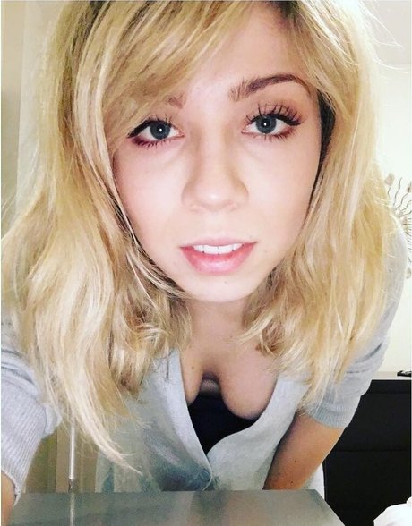 Jennette McCurdy pornstar high quality pic