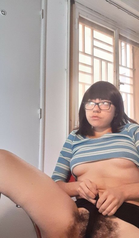 Hairy Women star erotic galleries