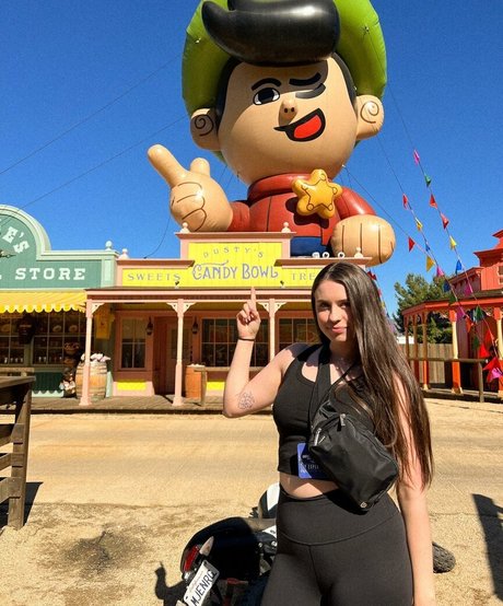 Sarah Butt xxx pornstar pics