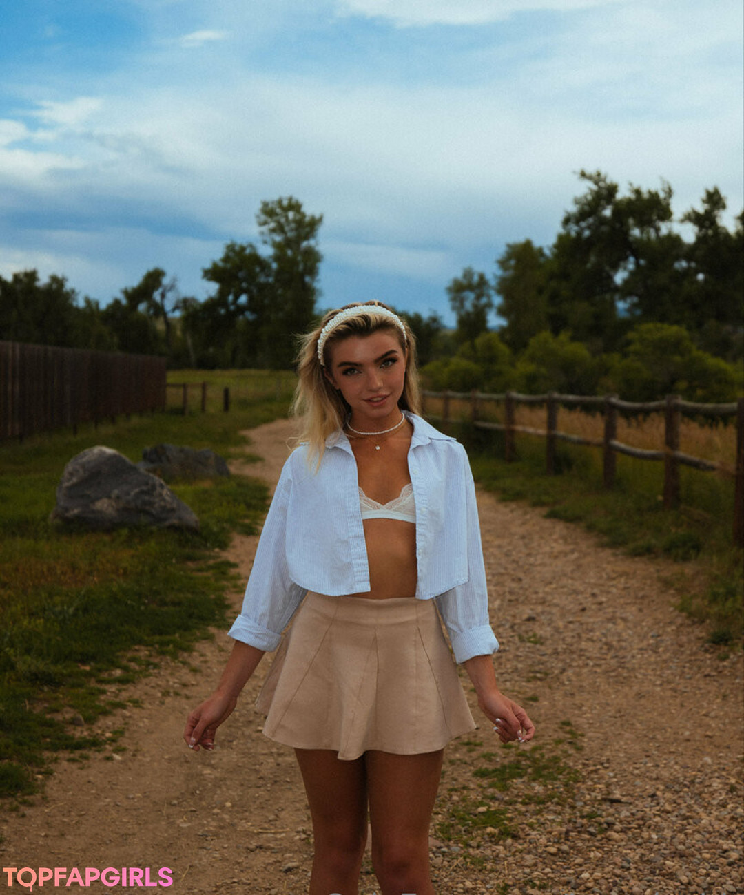 Brie Belle beautiful model photo