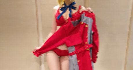 Pan Piano pretty actress img