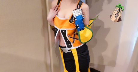 Pan Piano star sexy pics