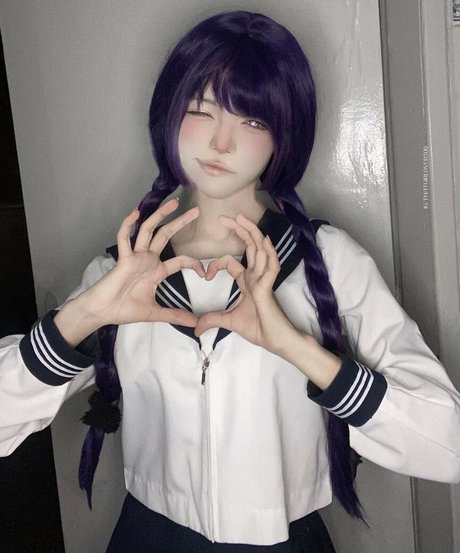 Vamp car nude actress images