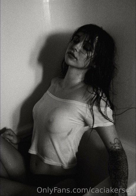 Acacia Kersey model nudes picture