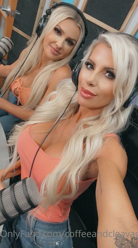 coffeeandcleavage hot pornstar images