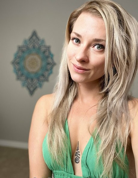 deargoddesssara sexy actress img