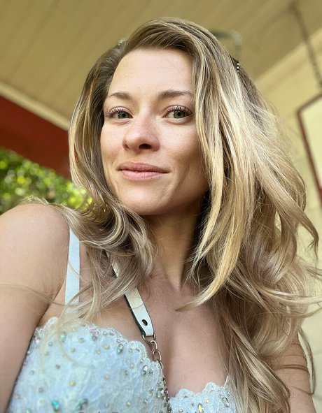 deargoddesssara nude model galleries