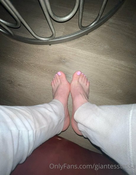 giantesstessa adult star photos