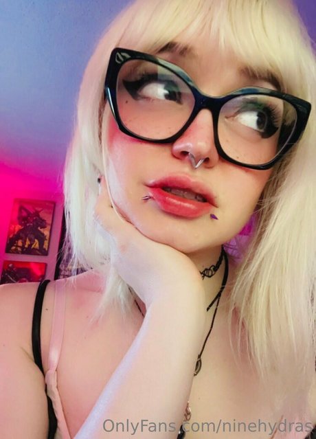 Ninehydras erotic model pics