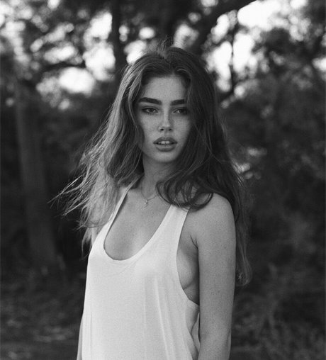 Eden Chanel model nude img