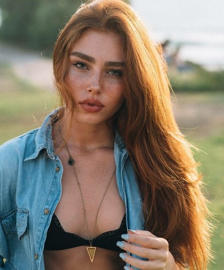 Eden Chanel star best archive