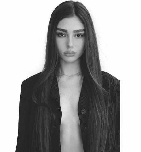 Eden Chanel model exclusive img