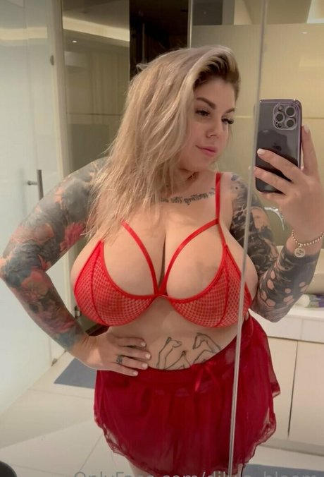 Dilyla Bloom star nude pics