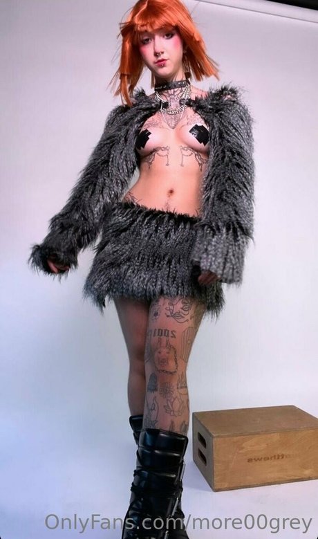 more00grey high quality model pic