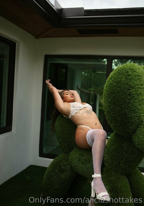 aliciashottakes top actress photo