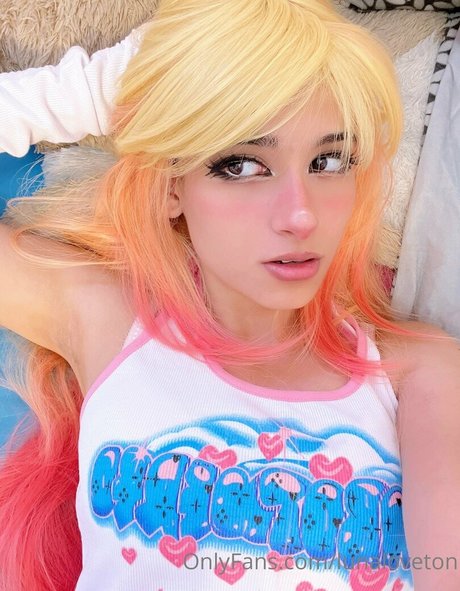 Lunaloveton sexy actress pics