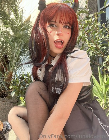 Lunaloveton model top pictures