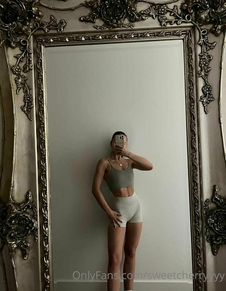 sweetcherryyyy pornstar naked img