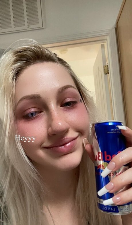 thezaramoon sexy actress photo