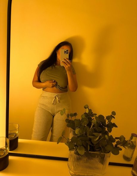 Evelynwhite star hd pictures