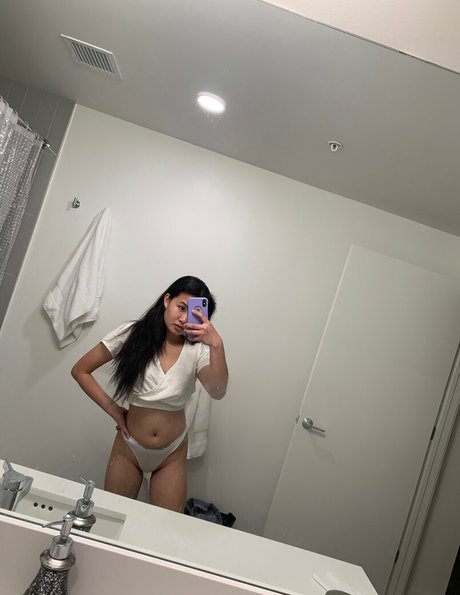 sakuratheforbiddenfruit naked actress pic