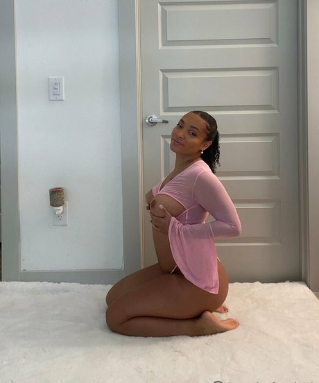 sororityfreak18 free model pics