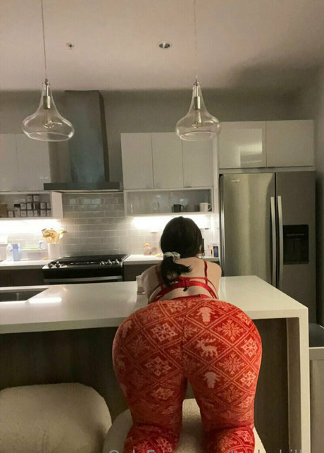 taylerhillss exclusive star pic