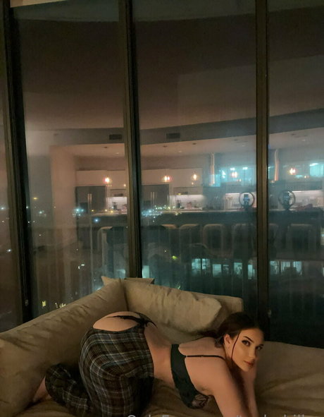 taylerhillss model adult galleries