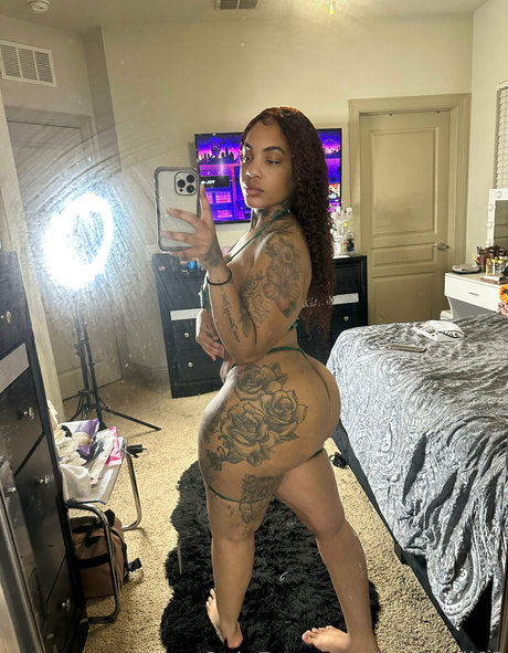 Kiababii03 model erotic photo