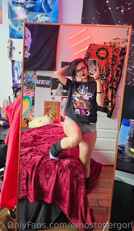 Emostonergorl nice actress photos