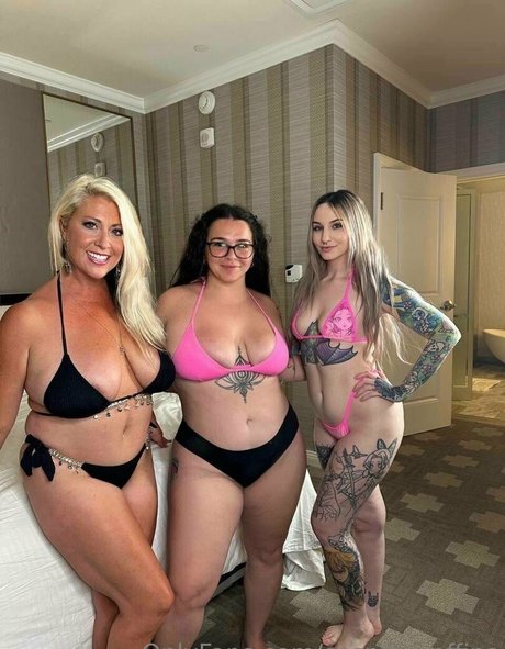 cosplaycoffins hd model images