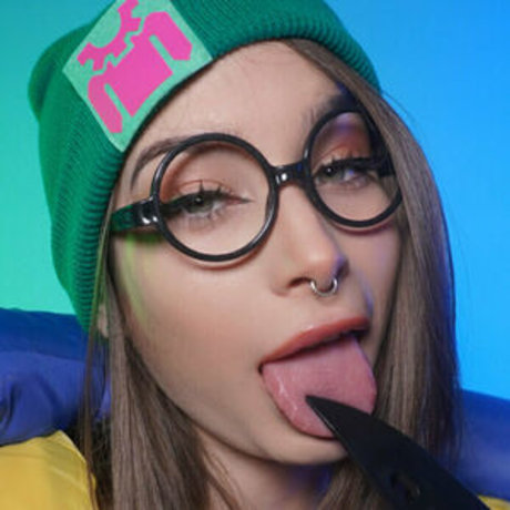 akufree actress photos