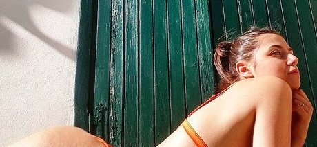 Deborah Neri naked star image