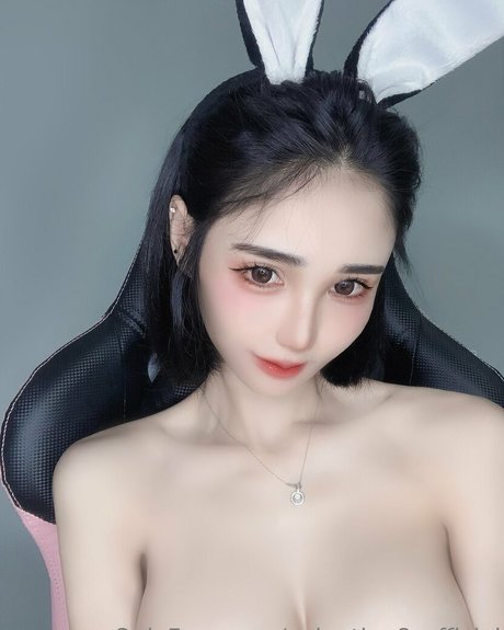 valentine8 official hot actress pictures