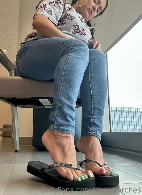 snowyarches erotic star img