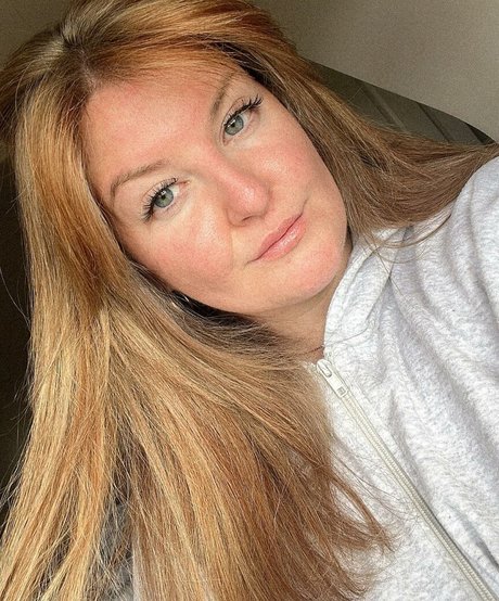 Rebecca Shortt model porn pic