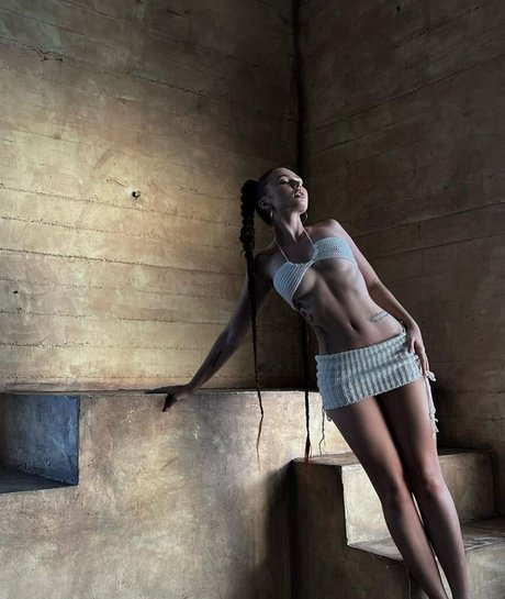 Renata Valliulina model best img