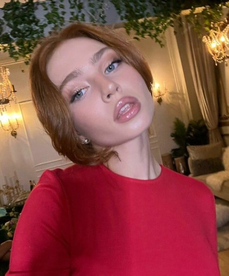 Renata Valliulina model nude picture