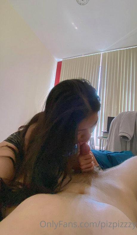 pizpizzzy model porn gallery