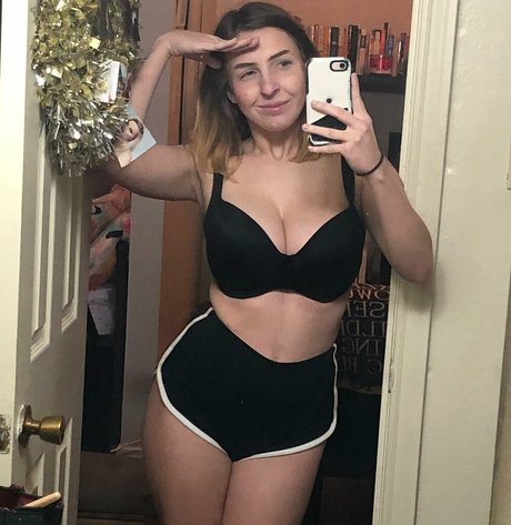 Megan Bitchell model beautiful galleries